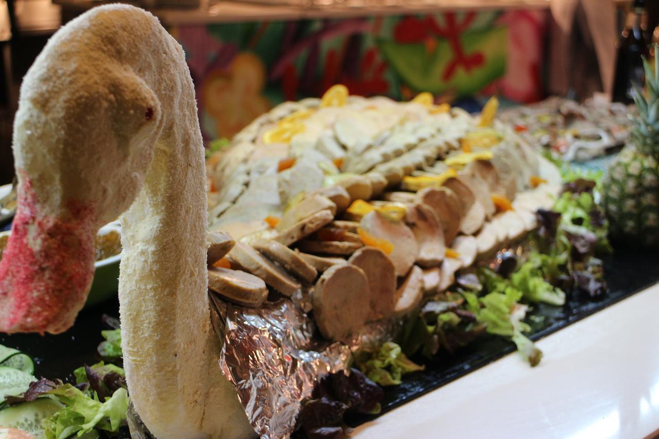 Kenzi Club Agdal Medina - All Inclusive Lahebichate Esterno foto A duck with a salad