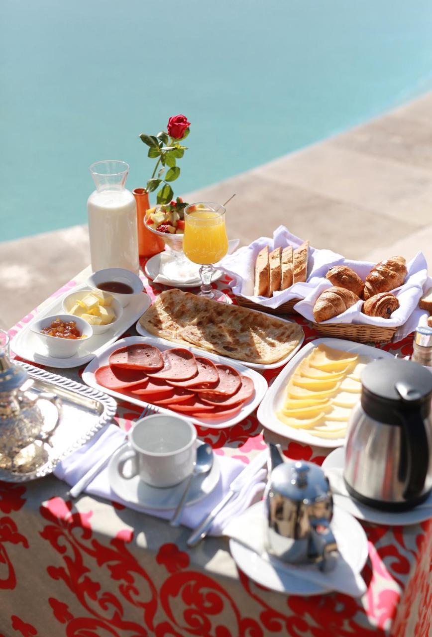 Kenzi Club Agdal Medina - All Inclusive Lahebichate Esterno foto A typical breakfast